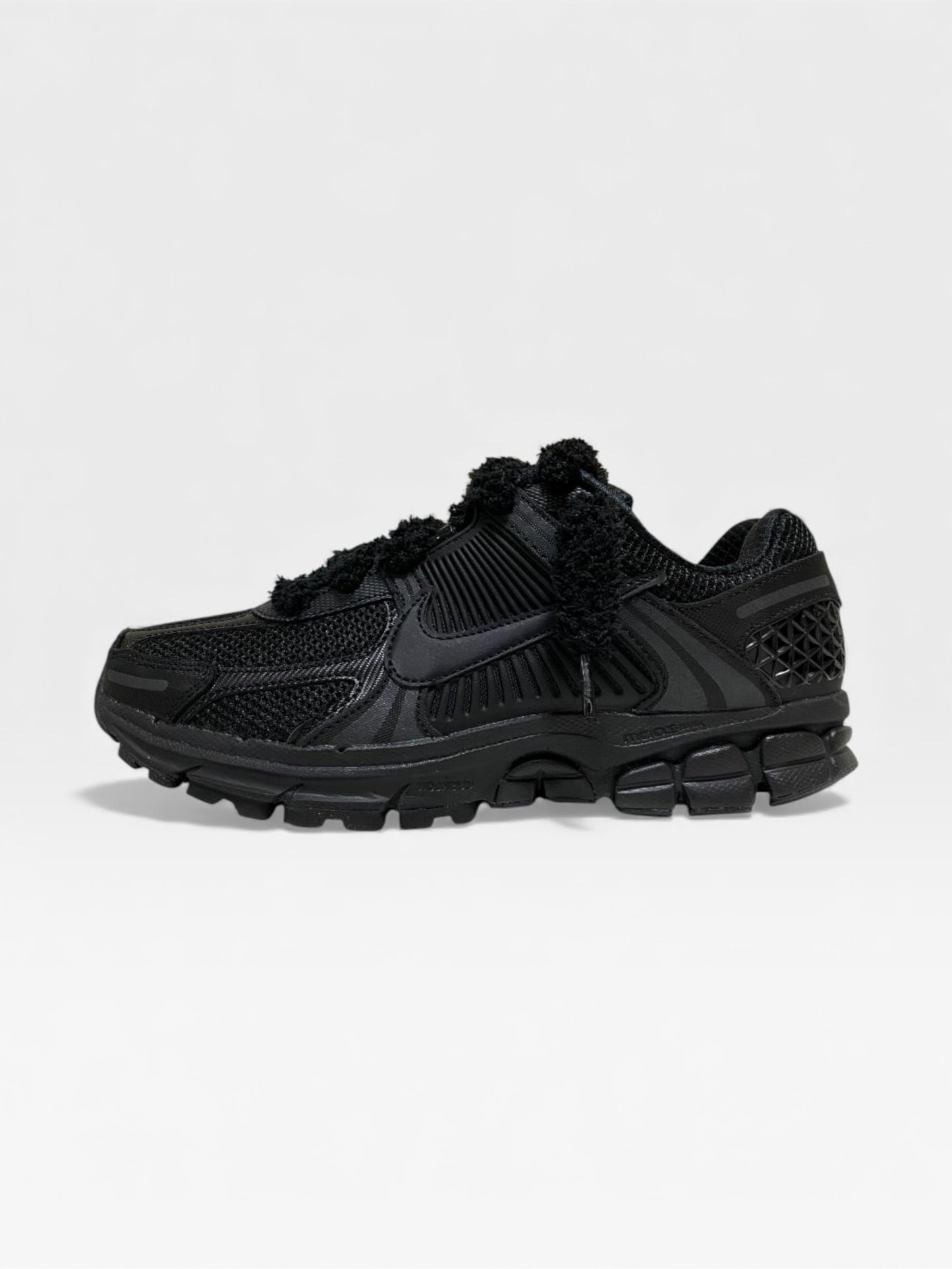 Nike Zoom Vomero 5 Triple Black Fluffy Lace