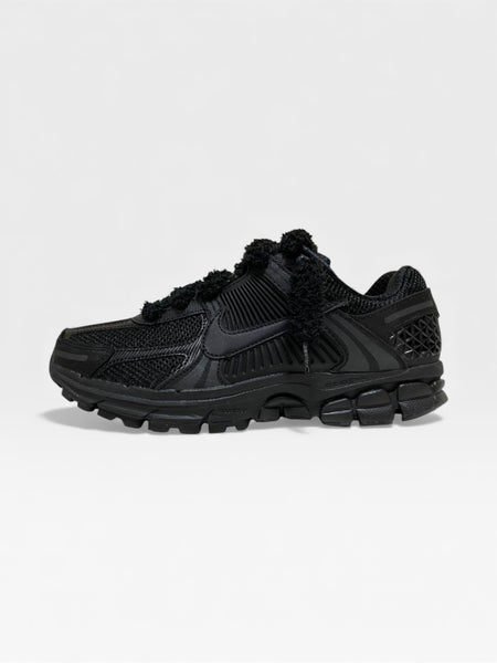 Nike Zoom Vomero 5 Triple Black Fluffy Lace